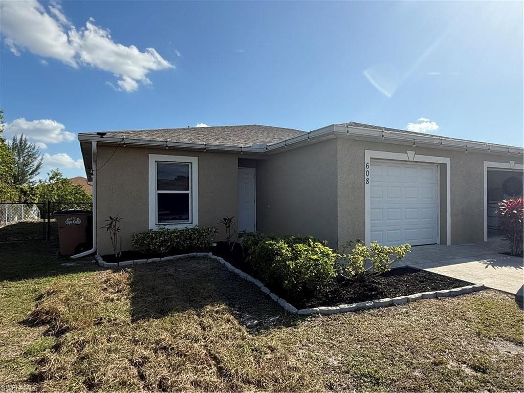 608 SE 13th TER CAPE CORAL, FL 33990