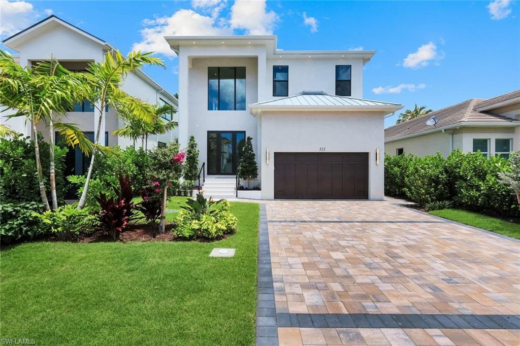 513 92nd AVE N NAPLES, FL 34108