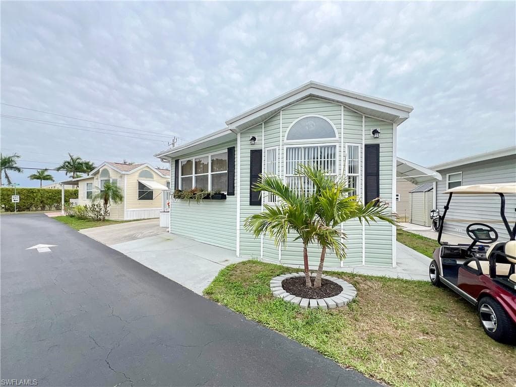 11019 Sunglow LN FORT MYERS, FL 33908