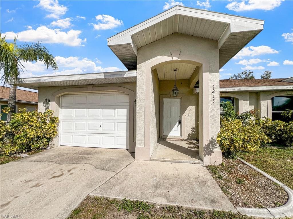 1215 SE 8th AVE CAPE CORAL, FL 33990