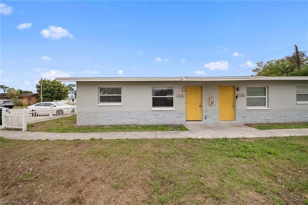 5458 5th AVE FORT MYERS, FL 33907