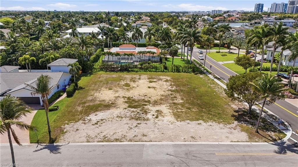 504 Parkwood LN NAPLES, FL 34103