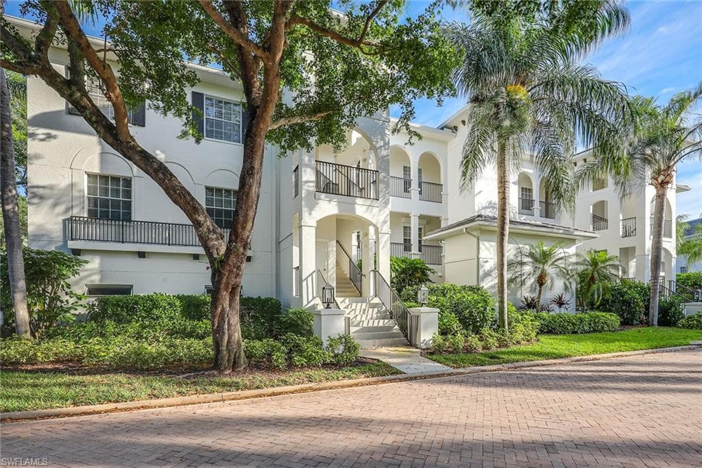 831 Sailaway LN 104 NAPLES, FL 34108