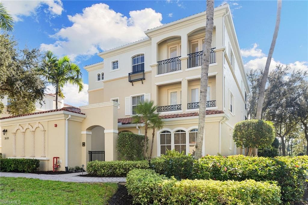 2638 Bolero DR 403 NAPLES, FL 34109