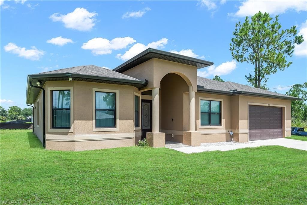 1105 James AVE LEHIGH ACRES, FL 33936