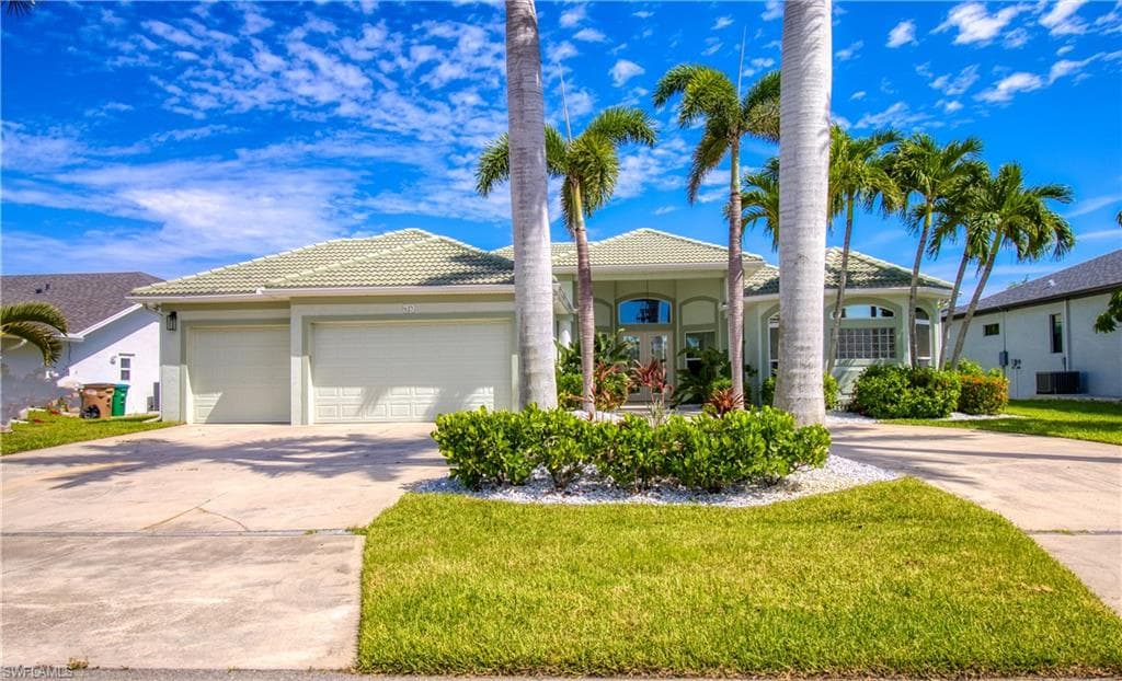 623 SW 56th ST CAPE CORAL, FL 33914