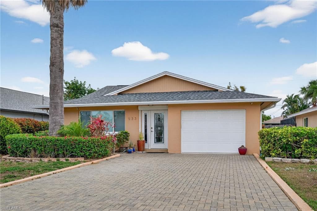 533 98th AVE N NAPLES, FL 34108