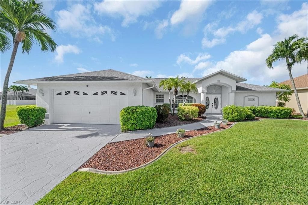 2516 SW 52nd TER CAPE CORAL, FL 33914