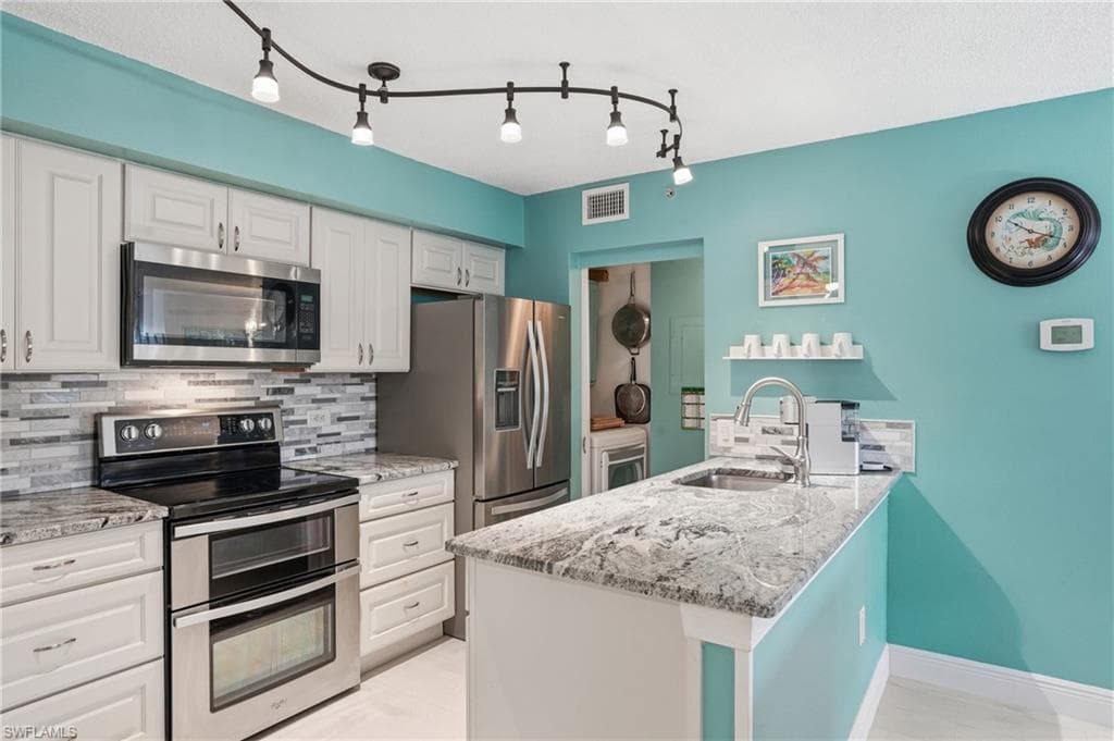 8861 Colonnades CT W 217 BONITA SPRINGS, FL 34135