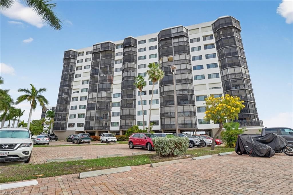 4263 Bay Beach LN 815 FORT MYERS BEACH, FL 33931