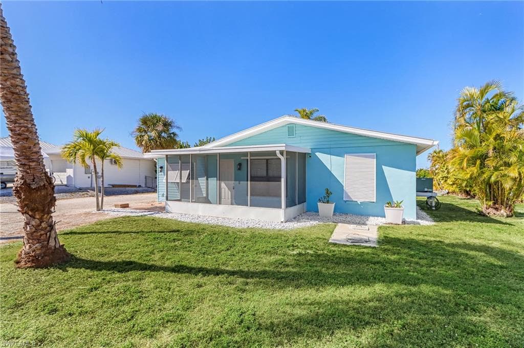 2371 Baybreeze ST ST. JAMES CITY, FL 33956