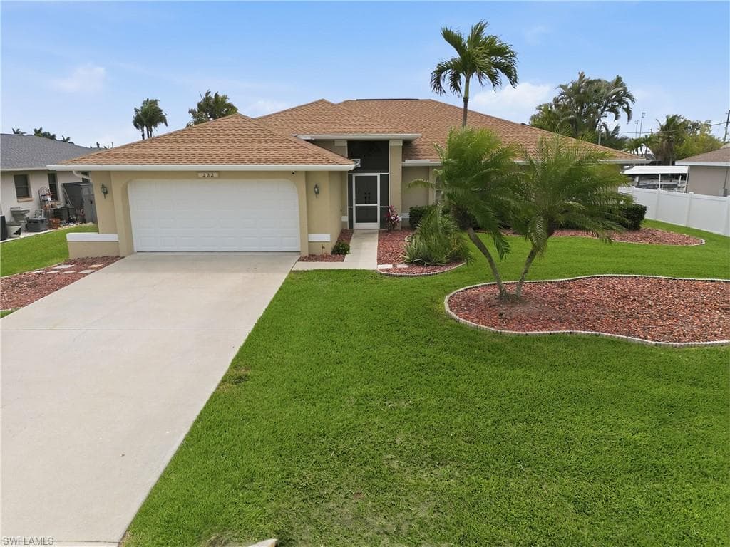 222 SW 39th TER CAPE CORAL, FL 33914