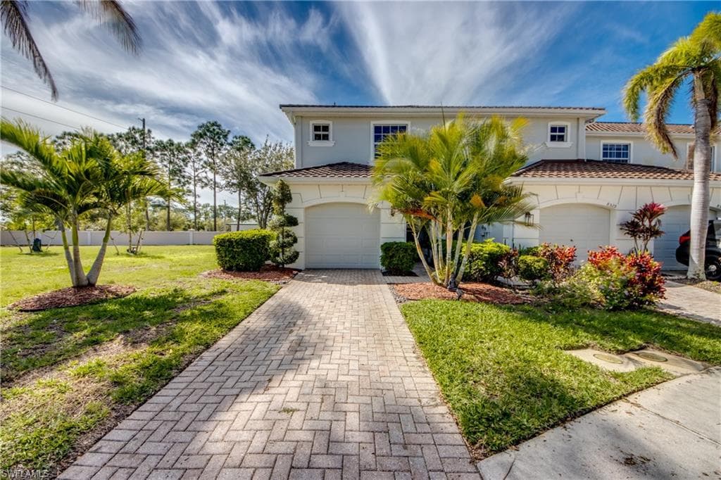 8531 Athena CT LEHIGH ACRES, FL 33971