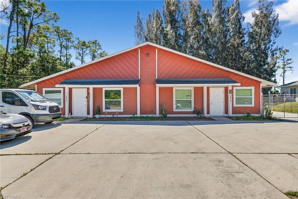 2032 E 12th ST LEHIGH ACRES, FL 33972