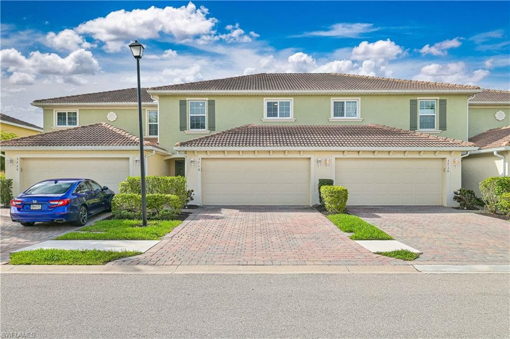 3718 Crofton CT FORT MYERS, FL 33916