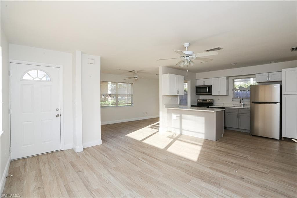 521 96th AVE N B NAPLES, FL 34108