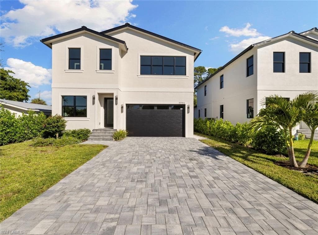 2721 Van Buren AVE NAPLES, FL 34112