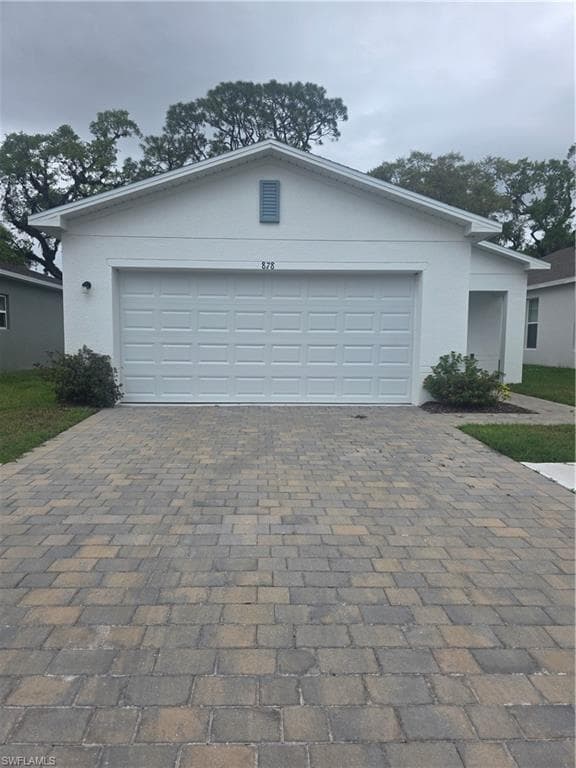 878 Friendship CIR LABELLE, FL 33935