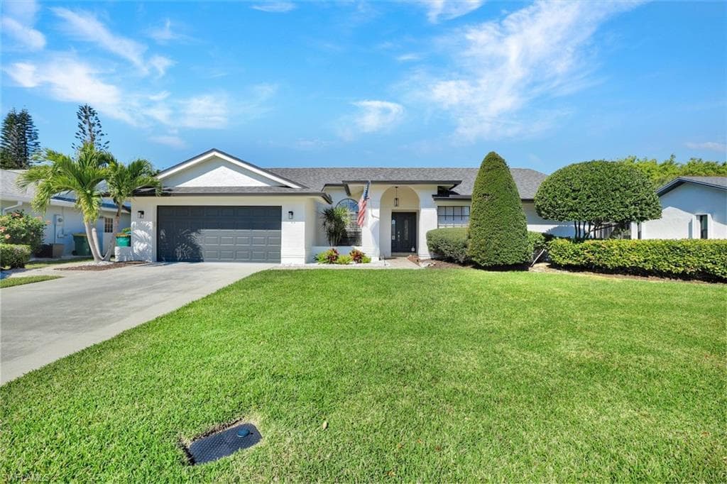 10631 Regent CIR NAPLES, FL 34109