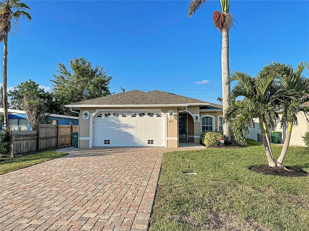 815 96th AVE N NAPLES, FL 34108