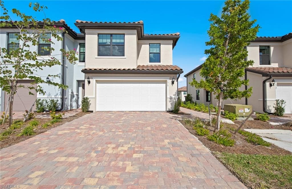 1572 Lake Jessup CIR CAPE CORAL, FL 33909
