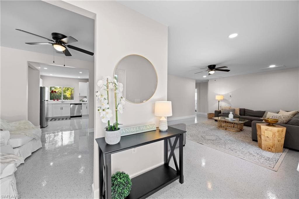 887 Casa Ybel RD SANIBEL, FL 33957