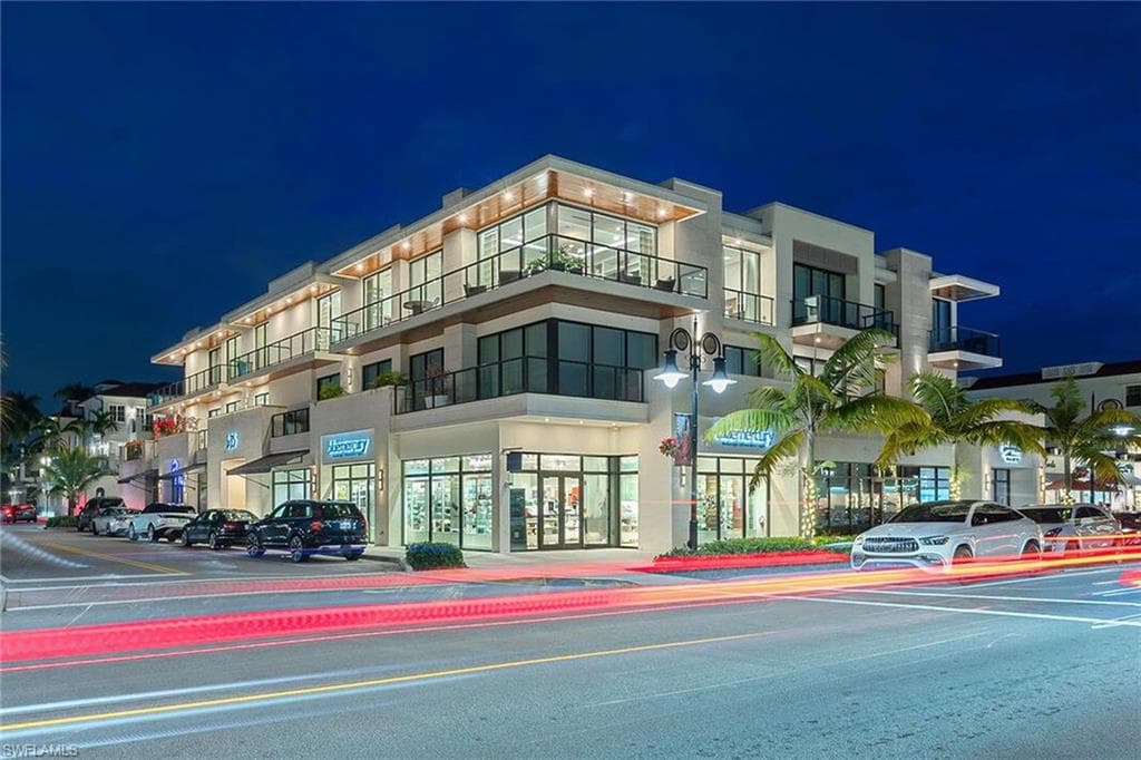 495 5th ST S 304 NAPLES, FL 34102