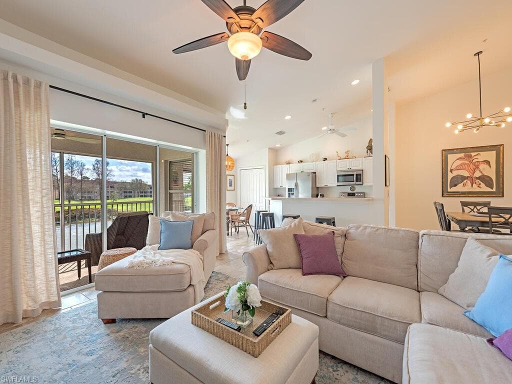 2880 Cypress Trace CIR 202 NAPLES, FL 34119