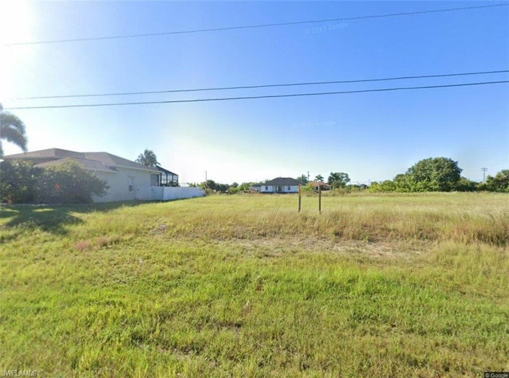 1516 17th TER CAPE CORAL, FL 33993