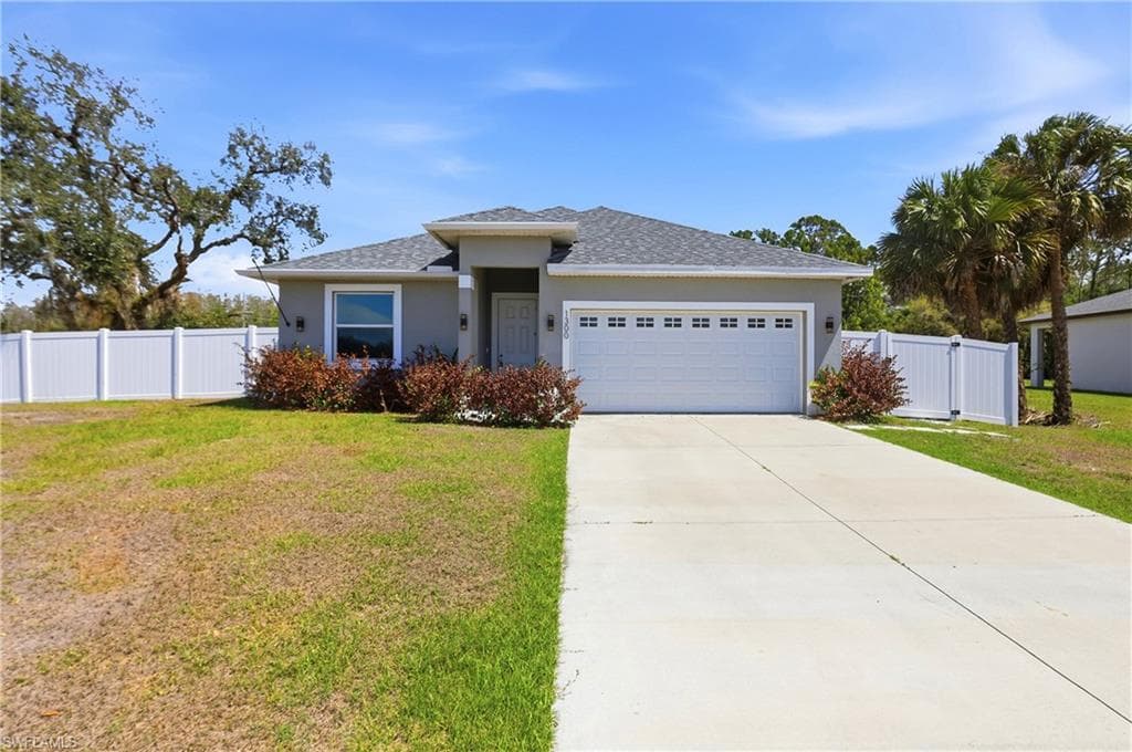 1300 E BUCKNELL LN LABELLE, FL 33935