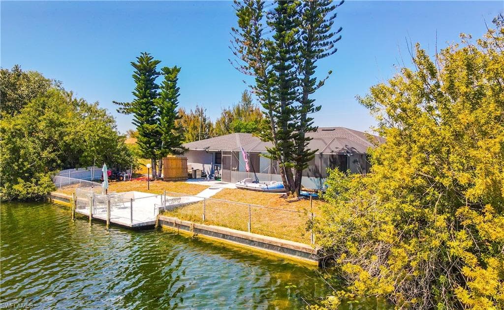 2908 9th TER CAPE CORAL, FL 33993