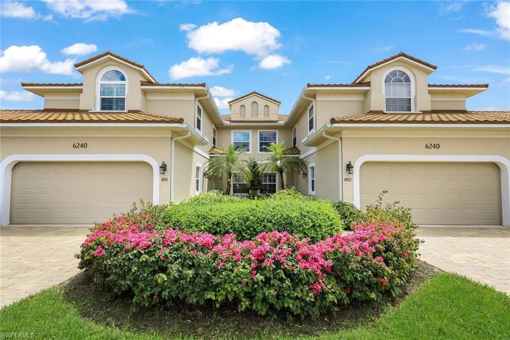 6240 Reserve CIR 802 NAPLES, FL 34119