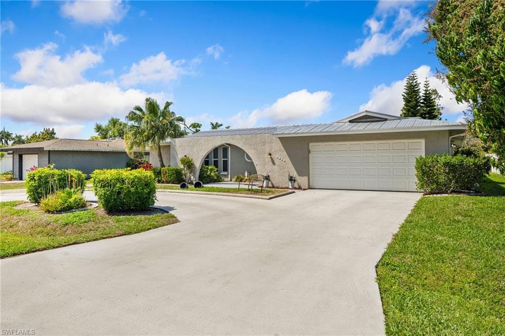 4212 SE 1st CT CAPE CORAL, FL 33904