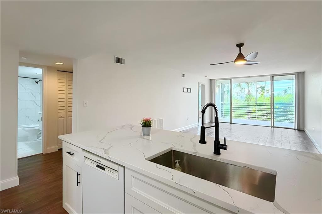 15171 Cedarwood LN 3202 NAPLES, FL 34110