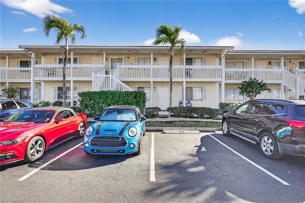 4617 Bayshore DR H4 NAPLES, FL 34112