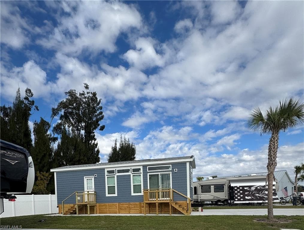 358 Horizon RD PUNTA GORDA, FL 33982