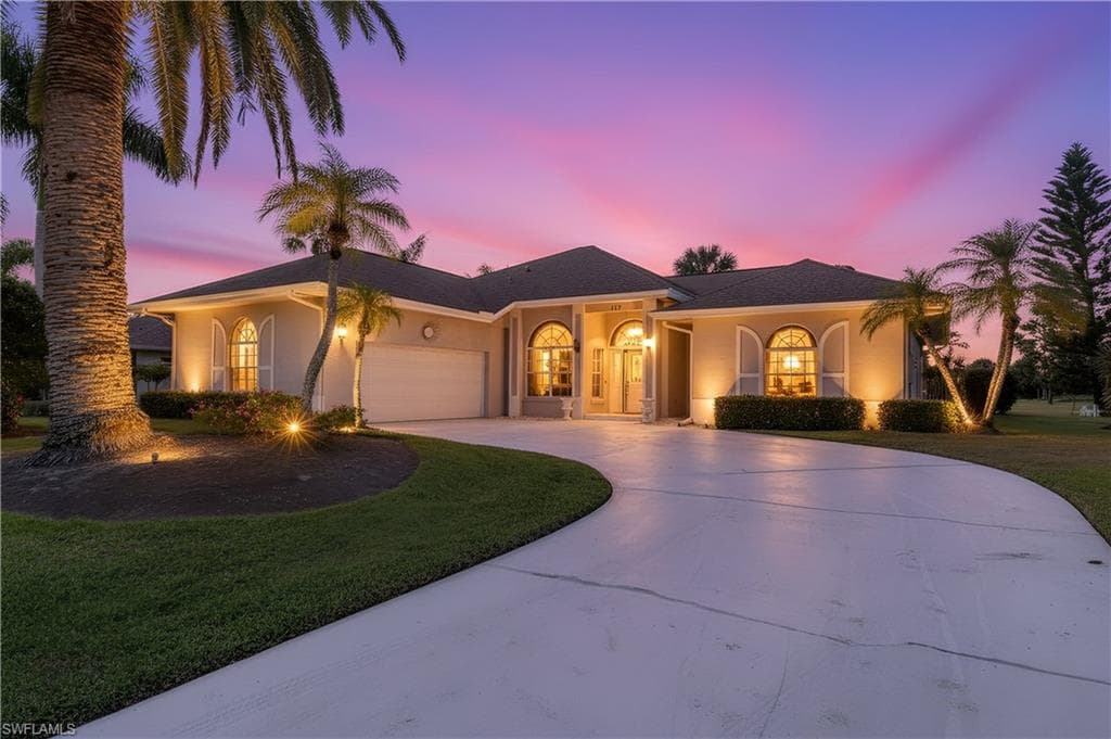 867 Saint Andrews BLVD NAPLES, FL 34113