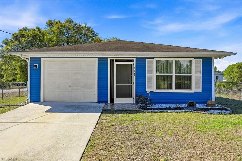 2601 67th ST W LEHIGH ACRES, FL 33971