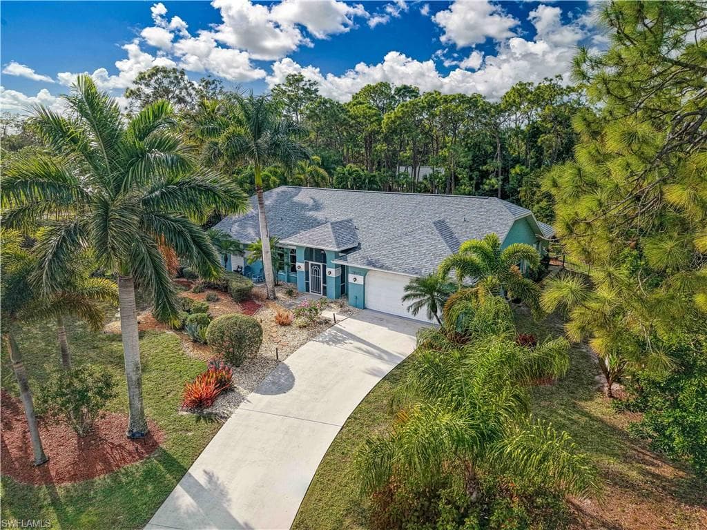 24680 Paradise RD BONITA SPRINGS, FL 34135