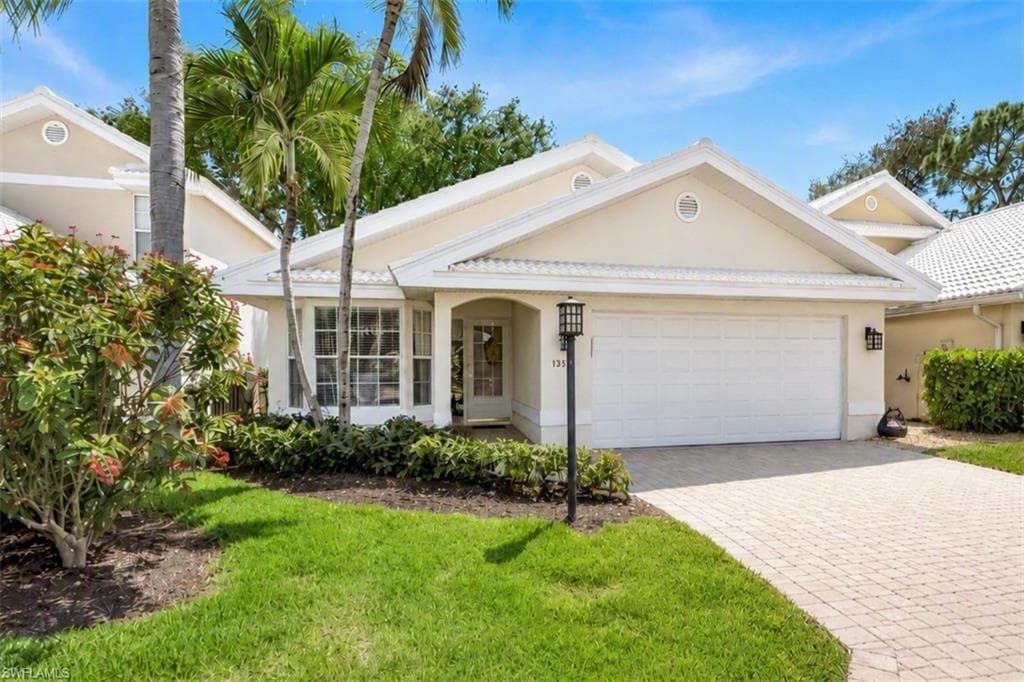 1562 Weybridge CIR 31 NAPLES, FL 34110