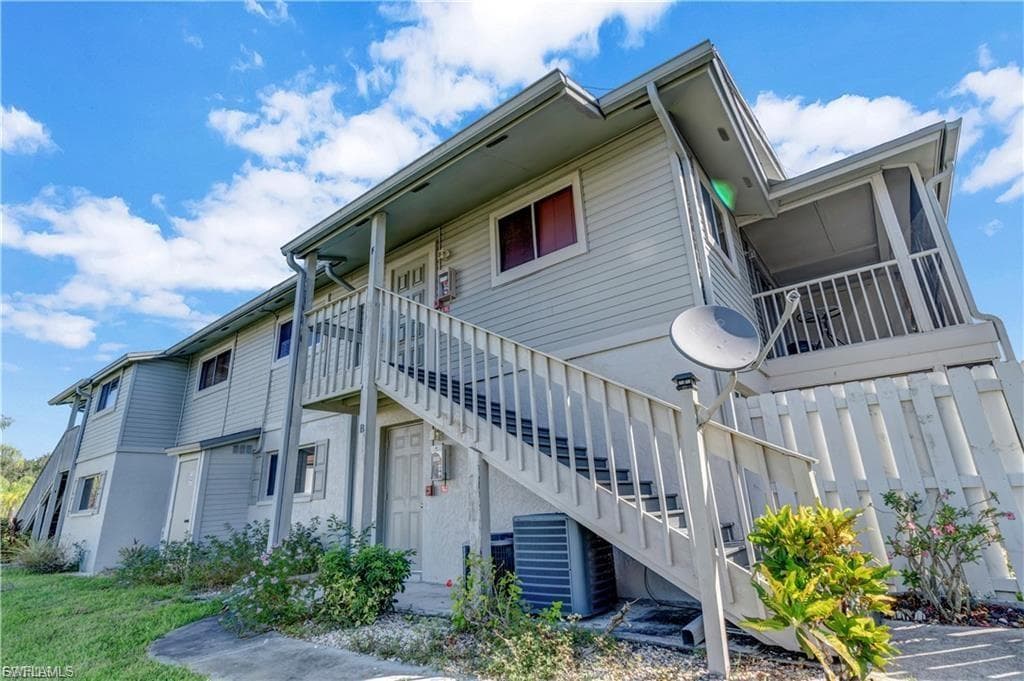 5761 Foxlake DR F NORTH FORT MYERS, FL 33917