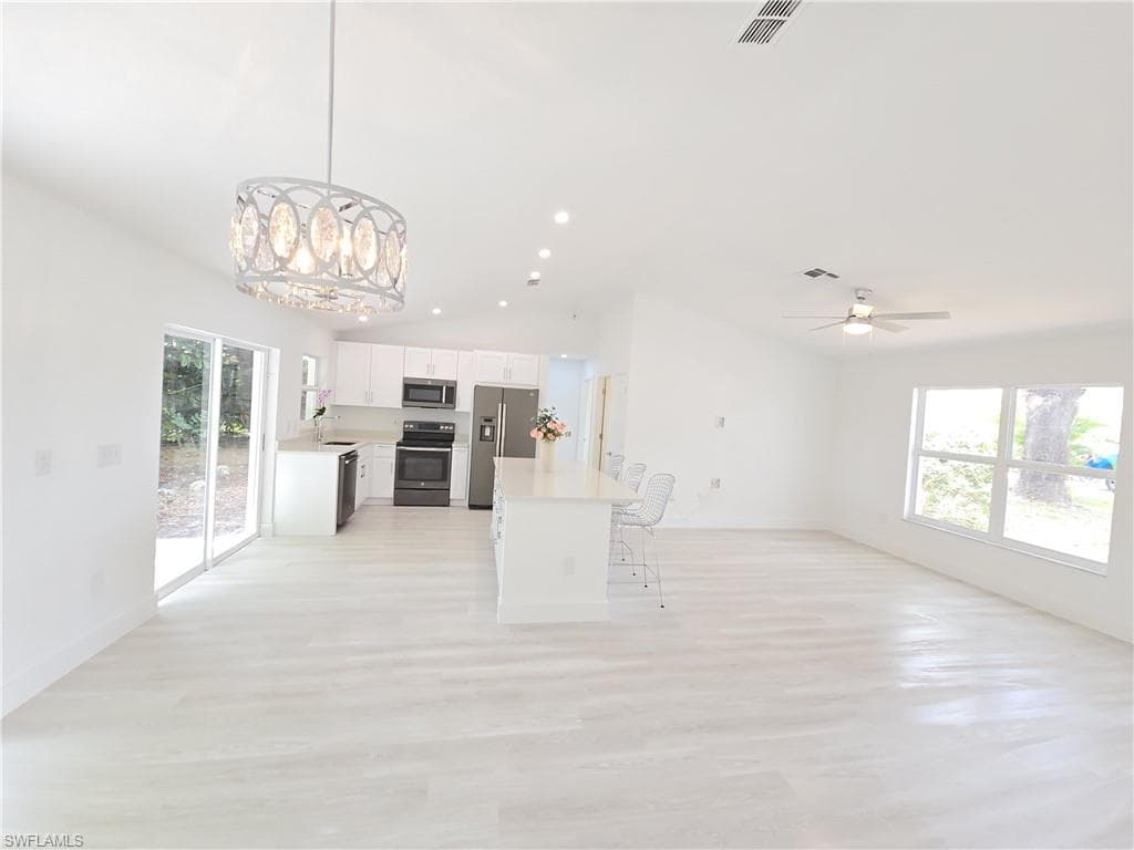 687 Grove DR NAPLES, FL 34120