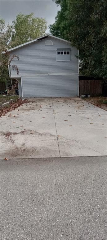 2929 7th ST SW LEHIGH ACRES, FL 33976