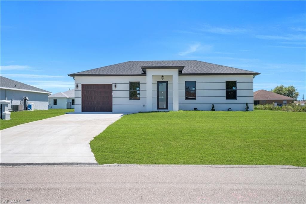 2715 59th ST W LEHIGH ACRES, FL 33971