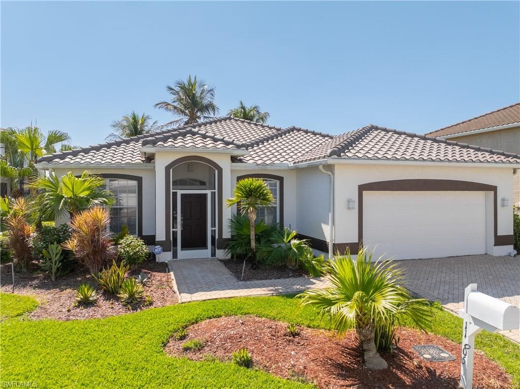 11005 Lakeland CIR FORT MYERS, FL 33913