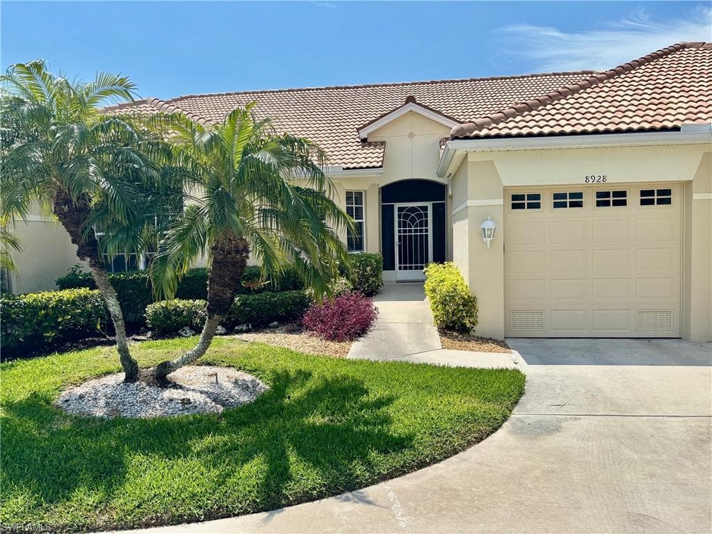 8928 Bristol BEND FORT MYERS, FL 33908