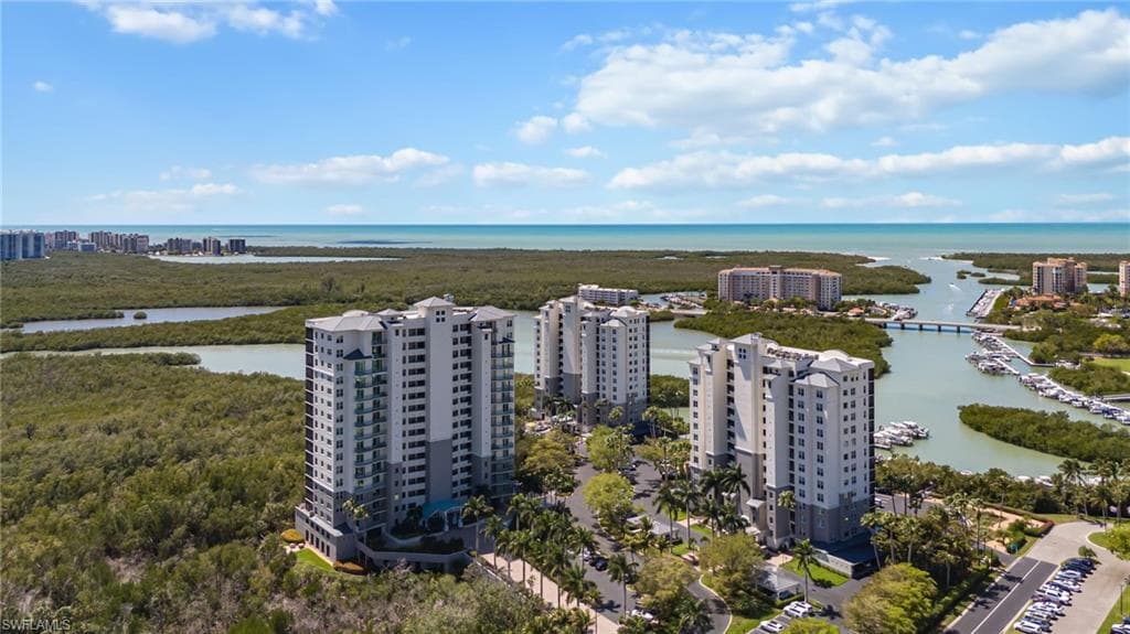 425 Cove Tower DR 502 NAPLES, FL 34110