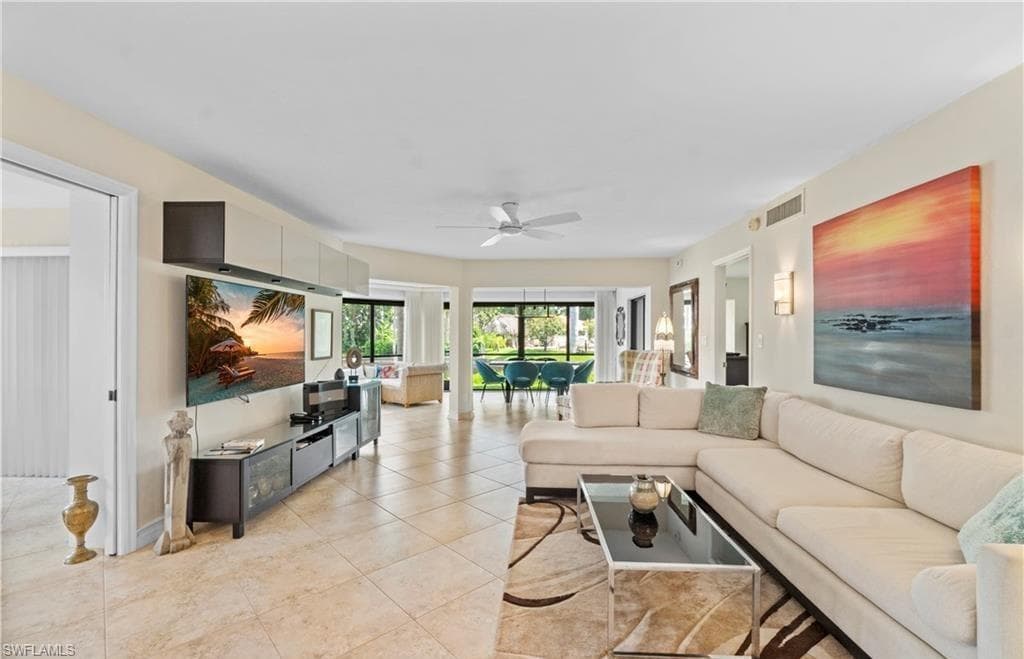 5890 Via Lugano 101 NAPLES, FL 34108