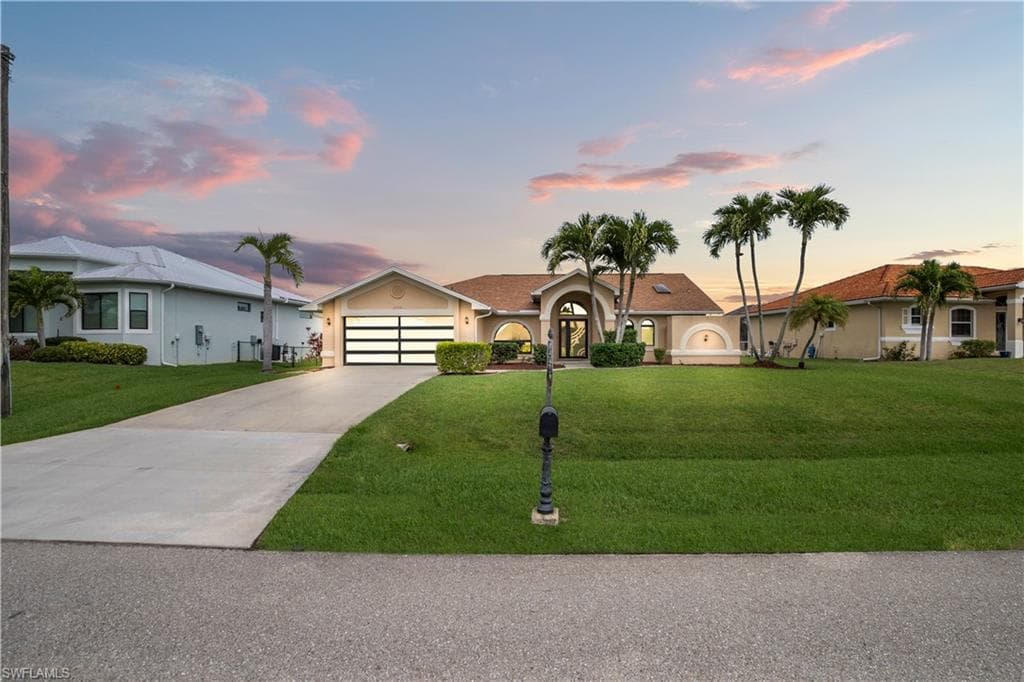 2909 SW 38th TER CAPE CORAL, FL 33914