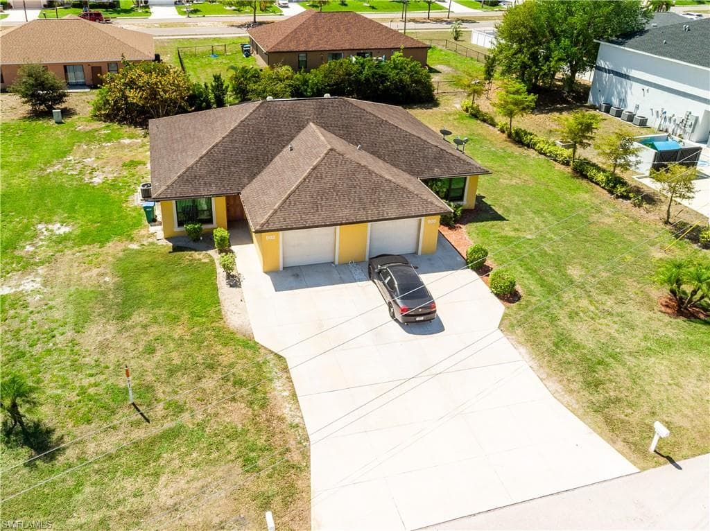 902 SW 39th TER CAPE CORAL, FL 33914